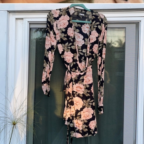 REFORMATION WRAP DRESS - Picture 2 of 3